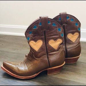 champion attitude boots